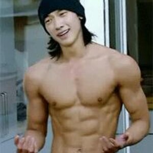 우왕 이사진 봤음???