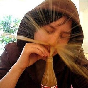 졸릴땐 콜라 한뚝배기