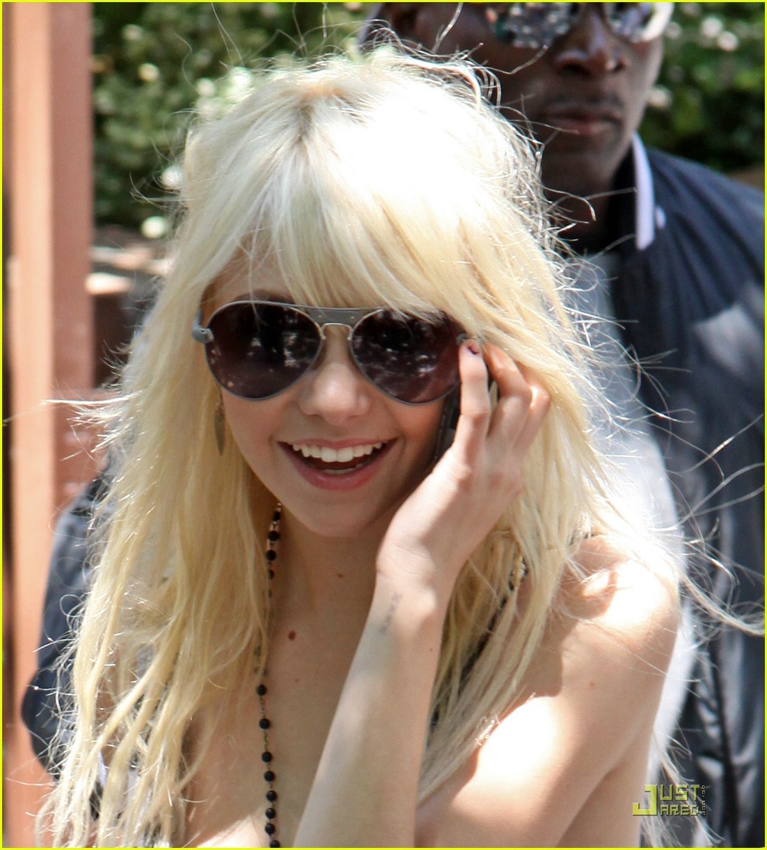 Taylor-Momsen-fans-of-gossip-girl-7018463-1102-1222.jpg