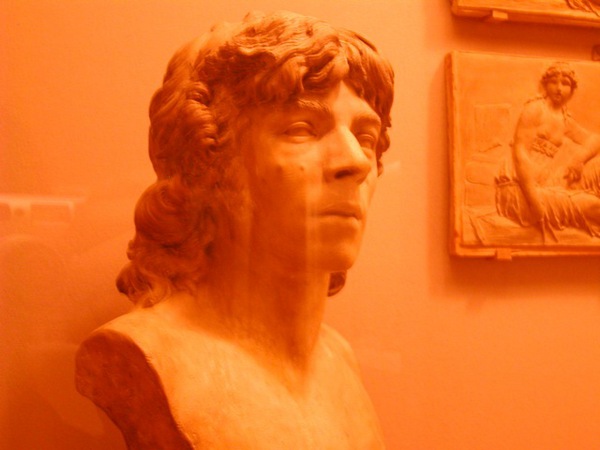 218647635.jpg