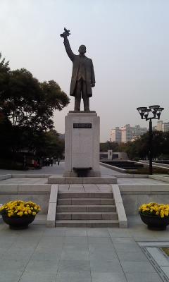 서재필동상.jpg