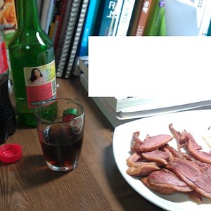 오늘밤도 컴퓨터 앞에서