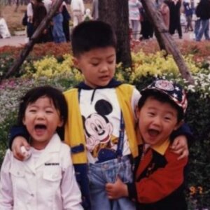 동생아 사진찍고보자