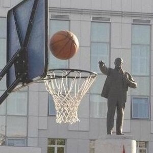 왼손은 거들뿐