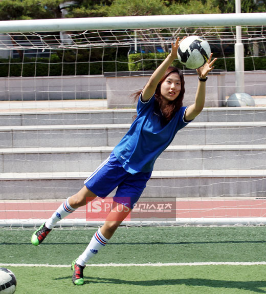 한양여대 축구부 골키퍼.jpg