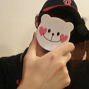 뜬금없는인중.jpg