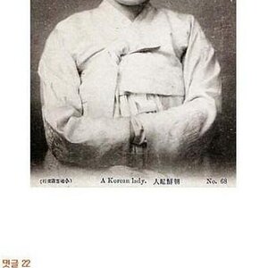 성형이 전형적인 한국인얼굴을 버리고 있는듯..