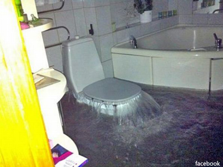 floodintoie25.jpg